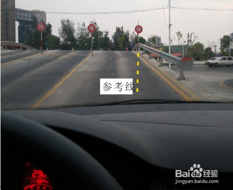 2017新规如何通过直角转弯坡道定点停车参考点