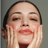 如何能控制好自己脸上的油，油性皮肤该护理