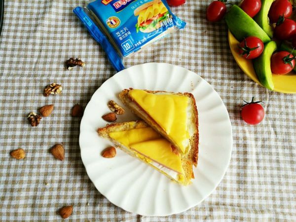 芝士火腿三明治