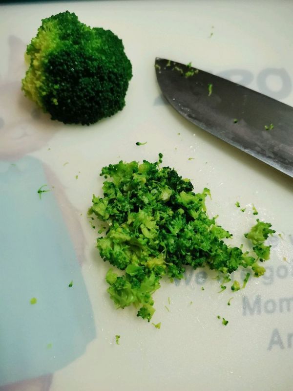 土豆鸡蛋西兰花沙拉三明治