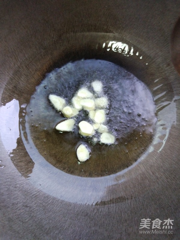 韭菜炒鸭血的做法