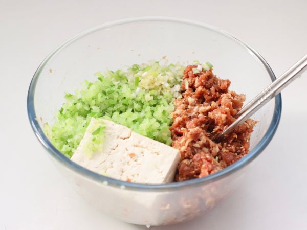 香炸萝卜豆腐丸子