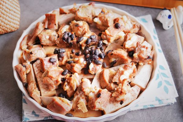 广式芋头豆豉蒸排骨