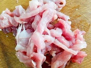 肉丝炒蒜苔的做法