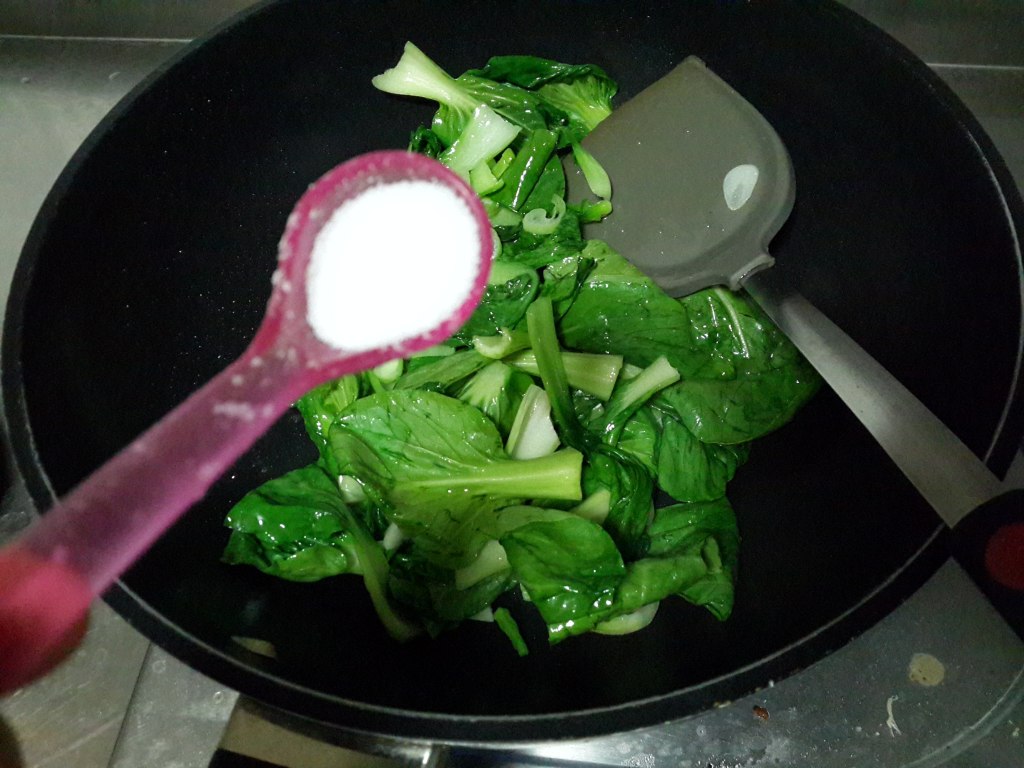 超美味的素炒油菜，每一口都是满满的幸福！