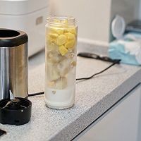 如何制作美味的香蕉芒果奇亚籽慕斯雪