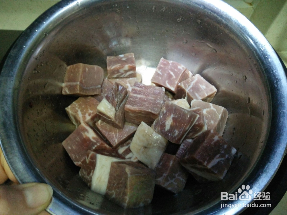 制作美味的咖喱土豆牛肉