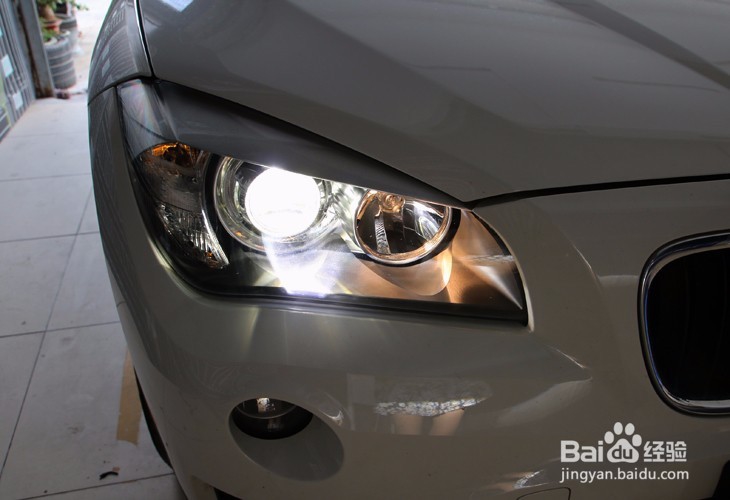 提高夜晚颜值,展现宝马X1眼睛的魅力