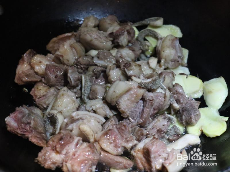 广式红焖带皮羊肉的做法