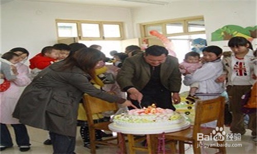 班上有孤儿应该怎样去关心