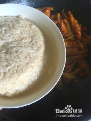 香辣烧鸡爪的美味做法