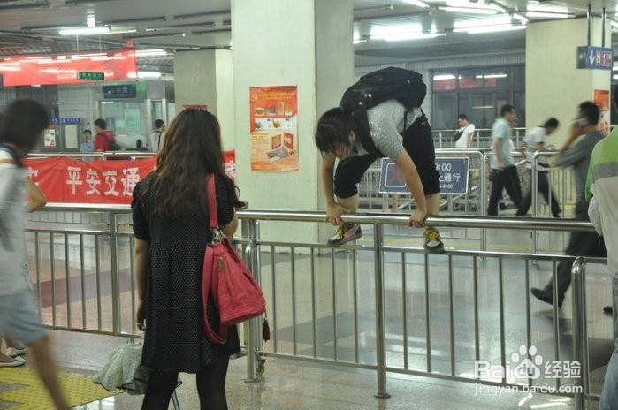 旅游应注意哪些不文明行为以免被拉黑名单