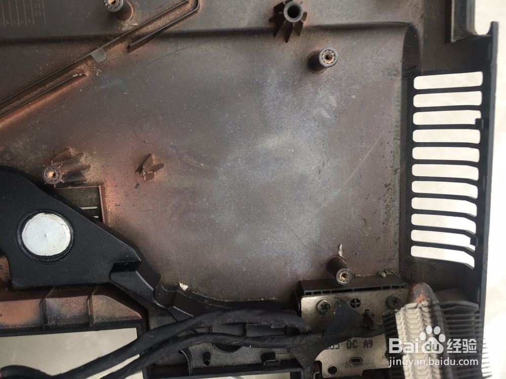 笔记本如何清理灰尘