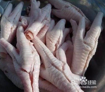 无骨鸡爪怎么去骨？用嘴啃吗？