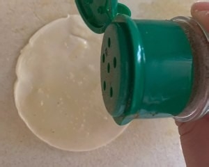 家庭版自制脆脆的美味饺子皮千层饼