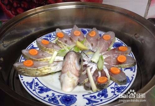 年味之宴客大菜孔雀开屏鱼怎么做？