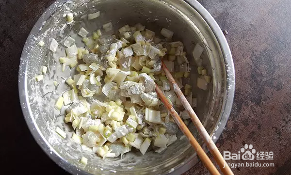 一道快手的小食《炸葱香》