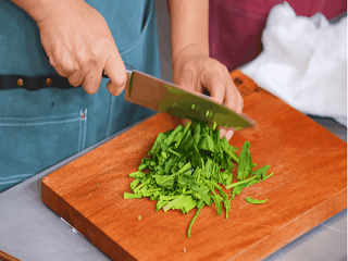 菠菜猪蹄怎么做?