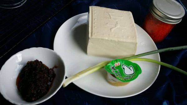 鱼籽牛肉酱烩山水豆腐