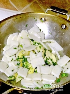 荠菜春笋炒年糕