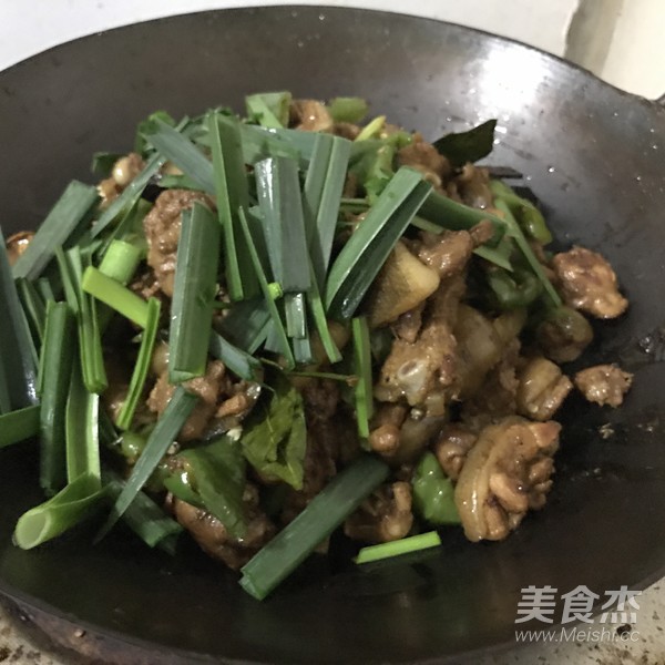 干煸乳猪肉的做法