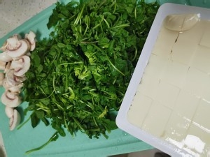荠菜豆腐羹的做法