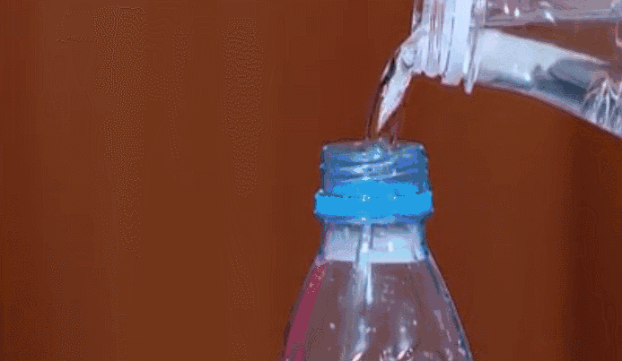 马桶水箱水垢清除妙招