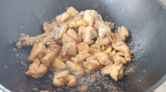 自己制作鸡腿炖土豆