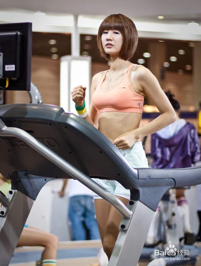 跑步机上跑步注意细节