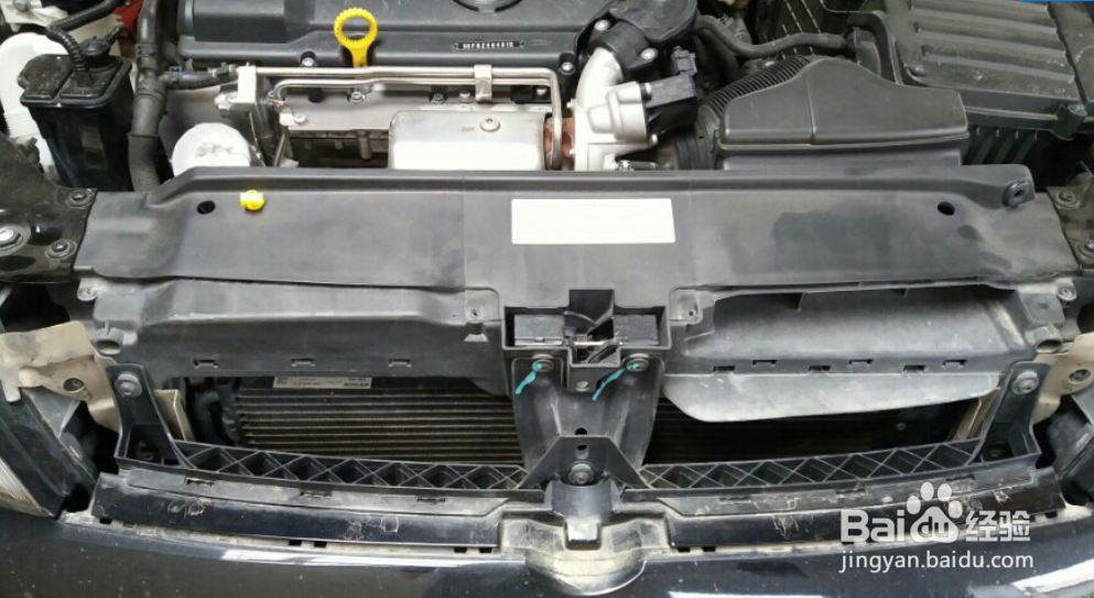 新速腾大灯怎么拆装