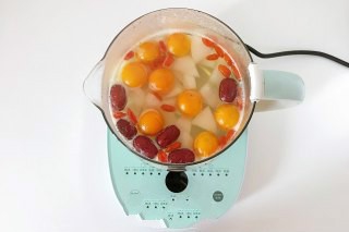 冰糖雪梨金桔饮