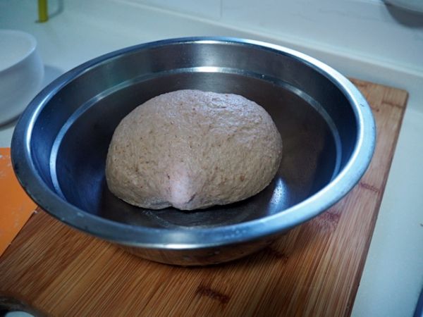 全麦核桃葡萄干面包