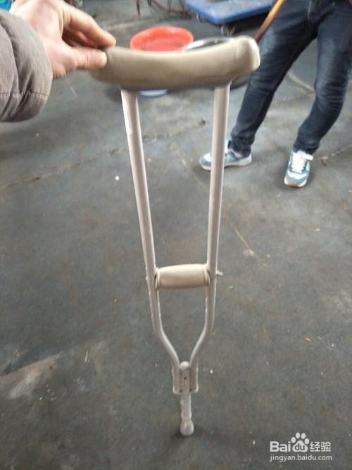 单拐正确使用方式