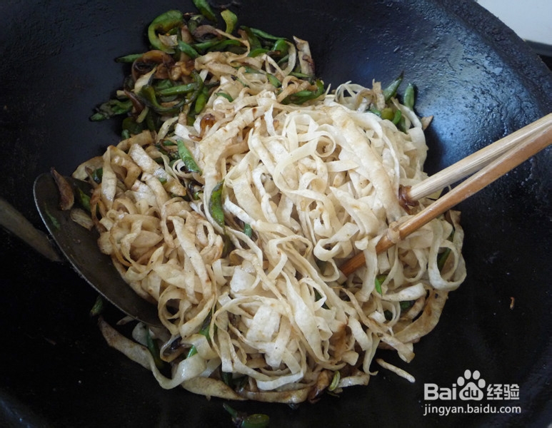 鸡蛋炒饼的做法