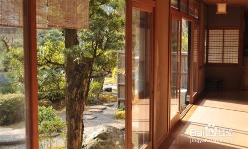 开车自驾游时怎么安全住宿