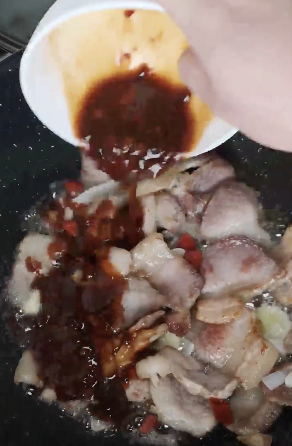 头菜回锅肉怎么做
