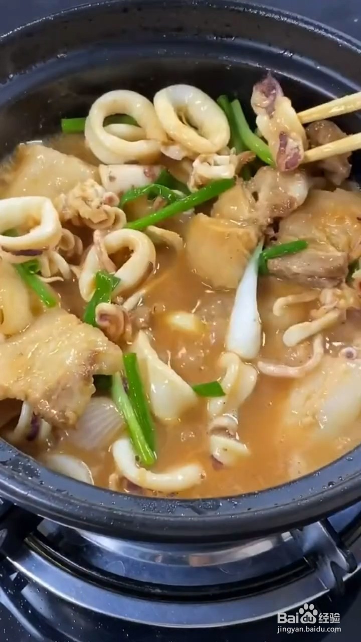 如何自制美味好吃的鲜鱿煲