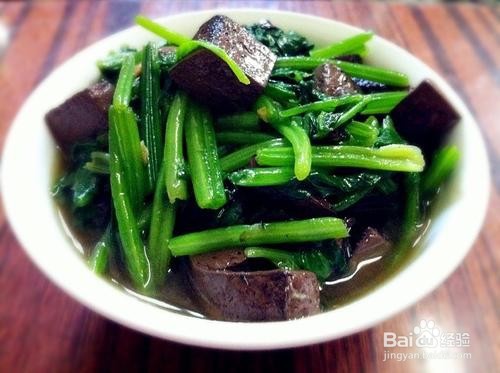 嫩鸭血炒菠菜