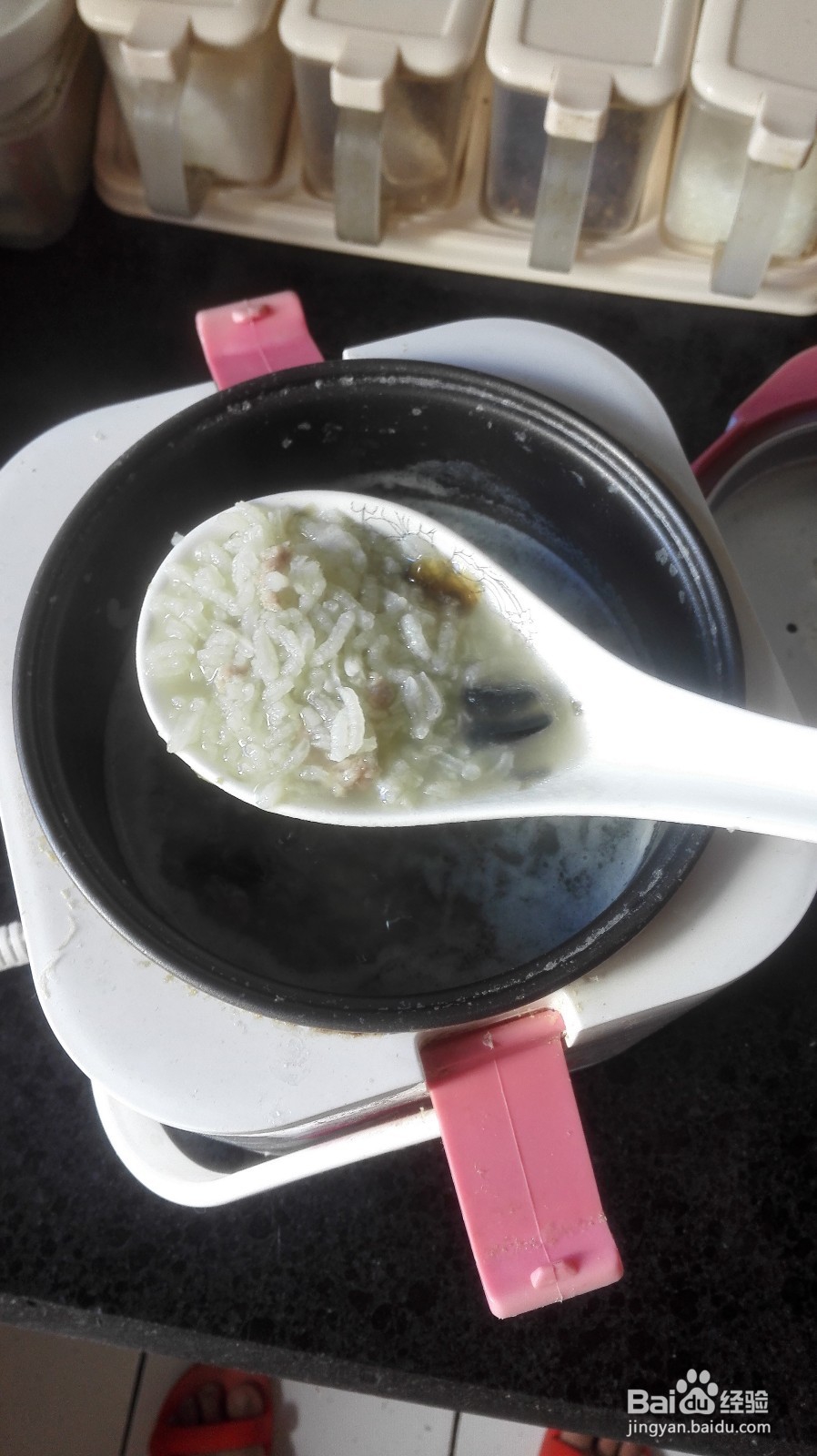 皮蛋瘦肉粥的简易做法