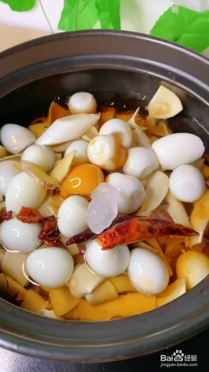 如何制作好吃的红烧鹌鹑蛋五花肉