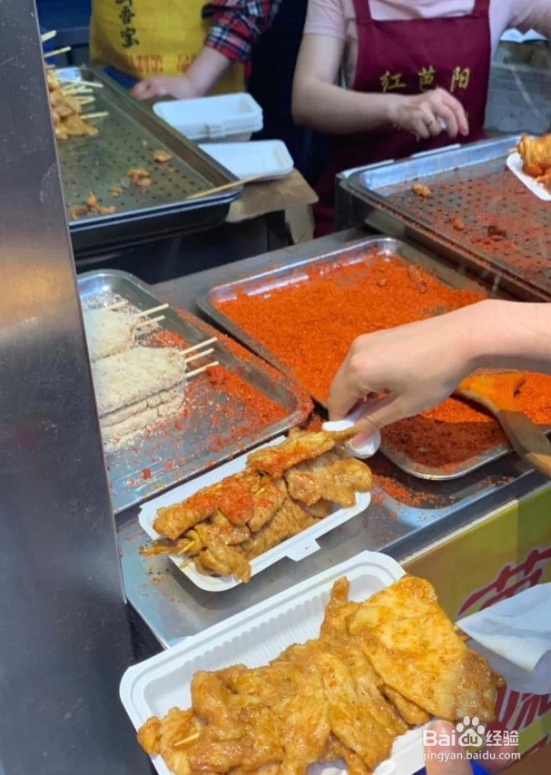 重庆地道麻辣小吃！游客最新指南，速戳。