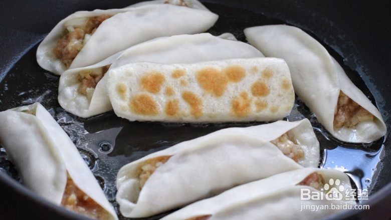 脆底猪肉洋葱锅贴