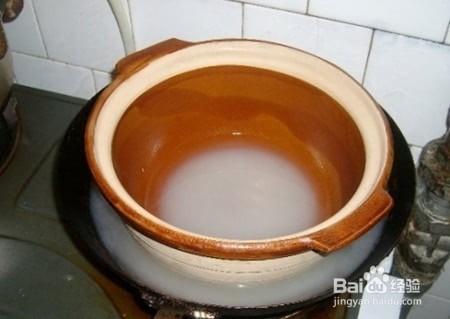 新的砂锅使用前怎样处理