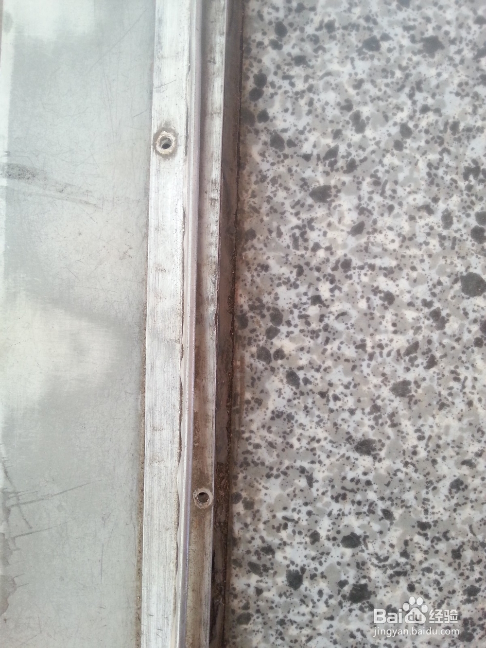 图解铝合金门轨道坏了更换方法