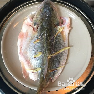 美味清蒸鲈鱼