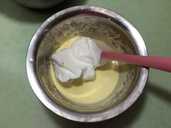 拉花轻乳酪蛋糕