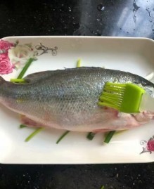 鲈鱼清蒸做法