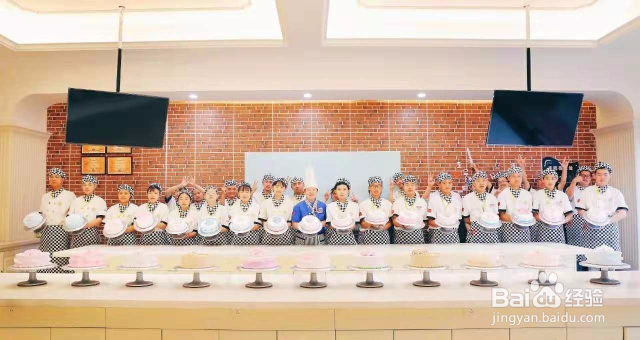 初中学历女生学西点蛋糕怎么样？