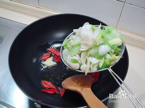 西芹百合炒虾球