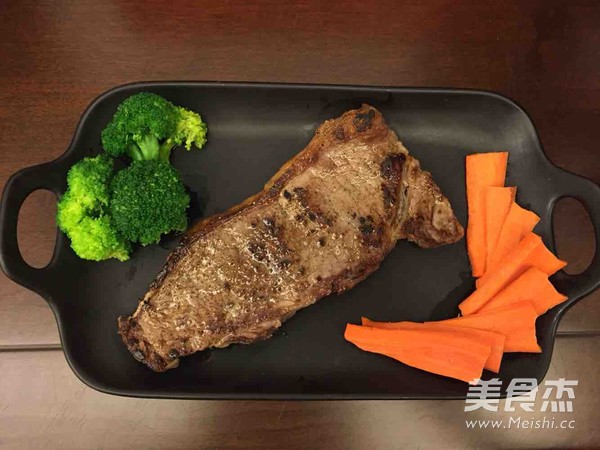 七分熟肋眼牛排